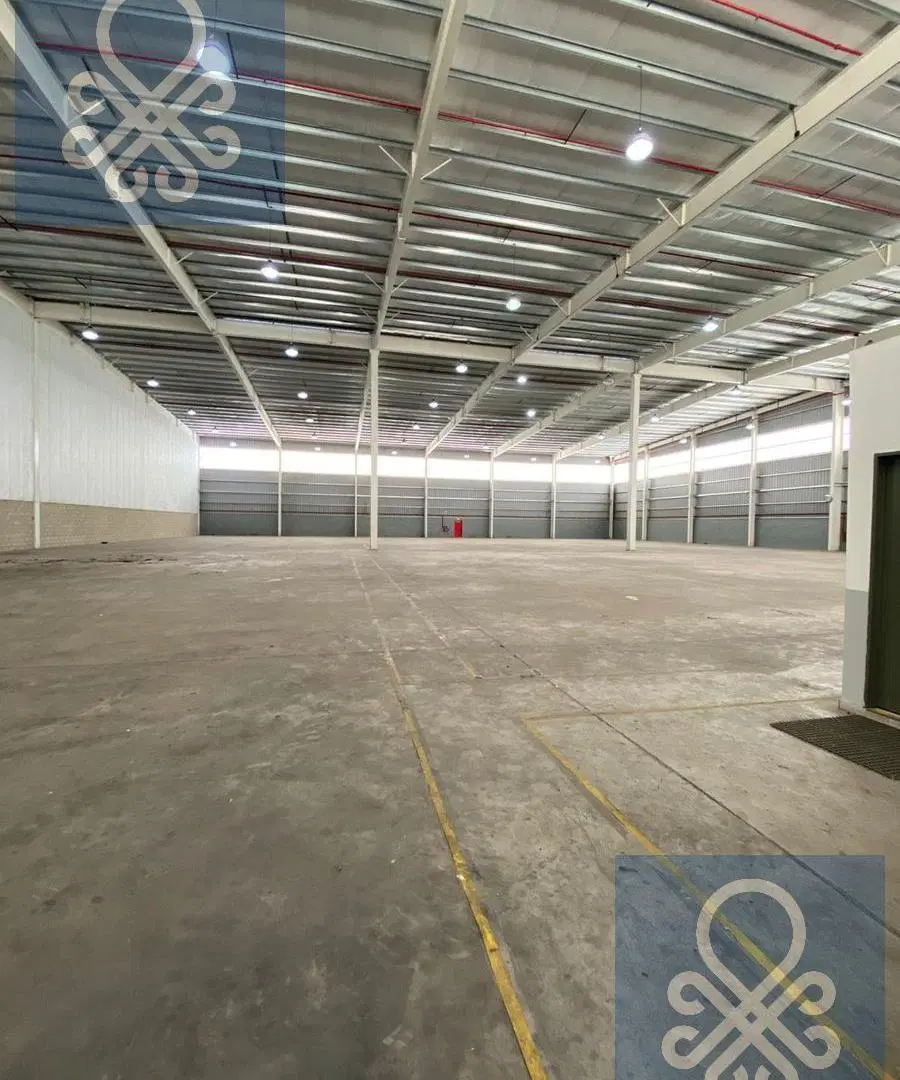 NAVE INDUSTRIAL DE 3.100 M2 EN ALQUILER EN PREDIO CERRADO GARIN 2