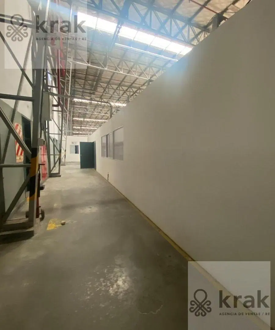 Depósito en Garin en alquiler. Predio privado de 17.000 m2 2