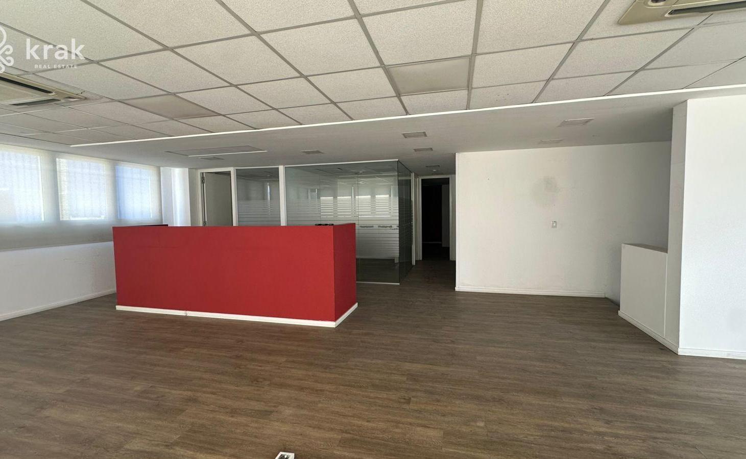 Foto de Excelente nave industrial en alquiler con oficinas en parque industrial, imagen 5