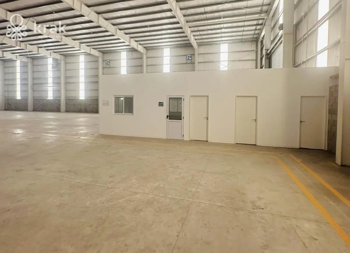 Excelente nave industrial en alquiler con oficinas en parque industrial Ezeiza 4