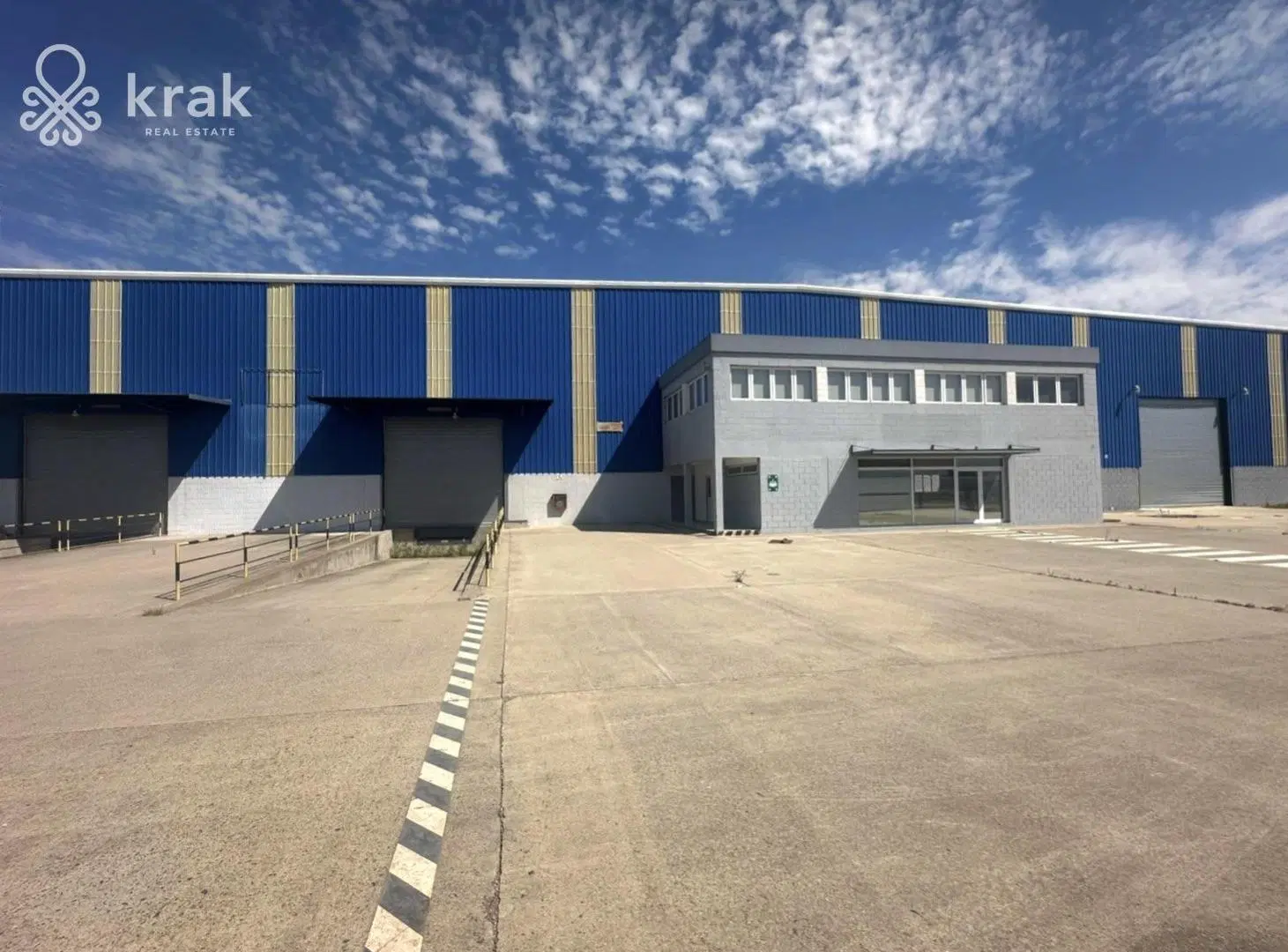 Excelente nave industrial en alquiler con oficinas en parque industrial Ezeiza 2