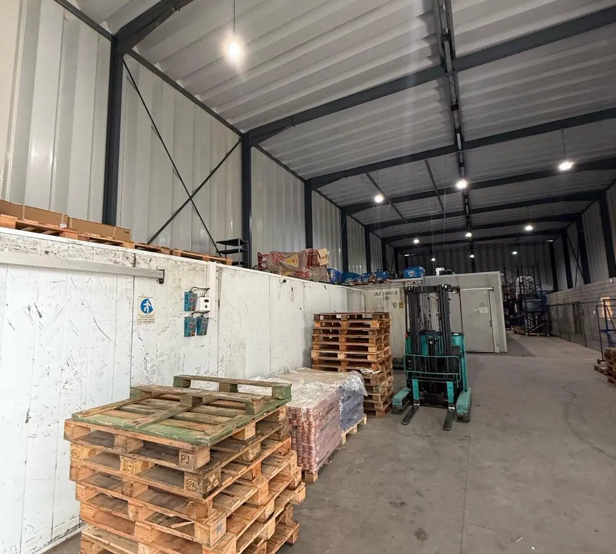 Depósito en alquiler de 1000 m2 con oficina en Parque Industrial EBAPI San Martin 2