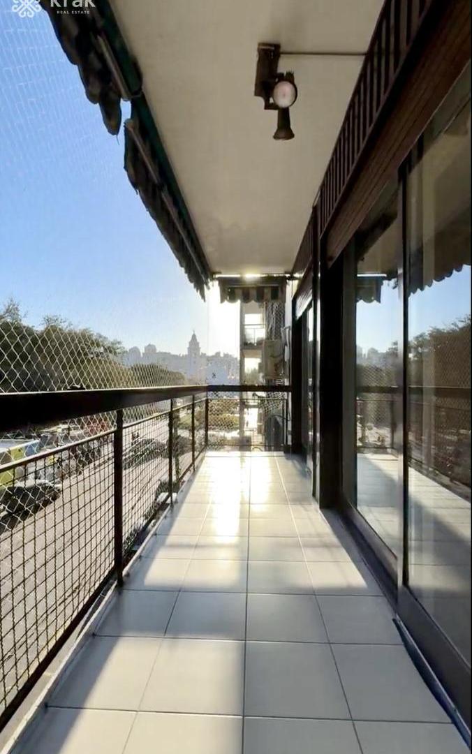 Foto de Piso de categoria en Recoleta al frente, buena vista, 3/4 amb con, imagen 2