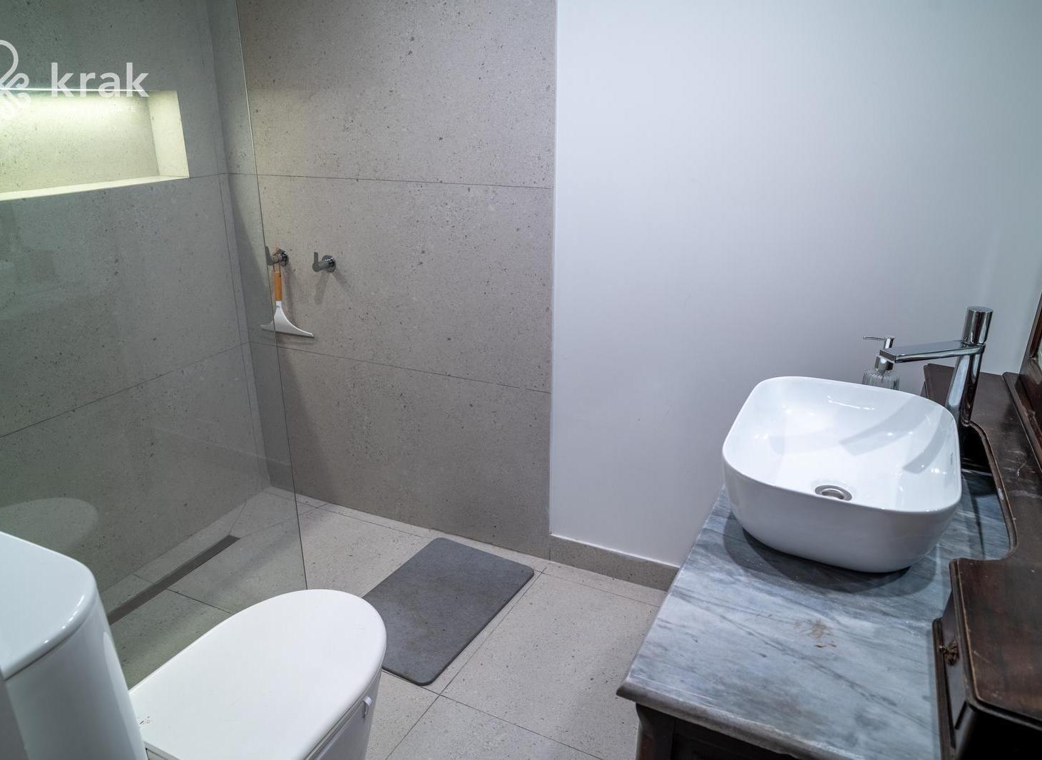 Foto de Venta departamento 3 ambientes de lujo con patio en Retiro, imagen 5