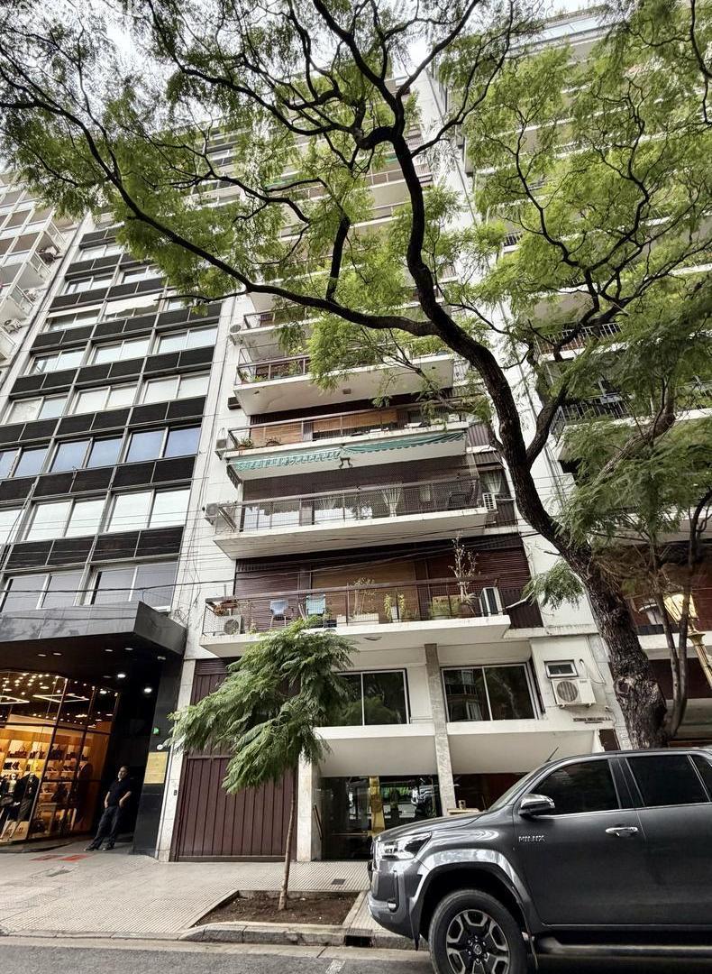 Foto de Piso de categoria en Recoleta al frente, buena vista, 3/4 amb con, imagen 1