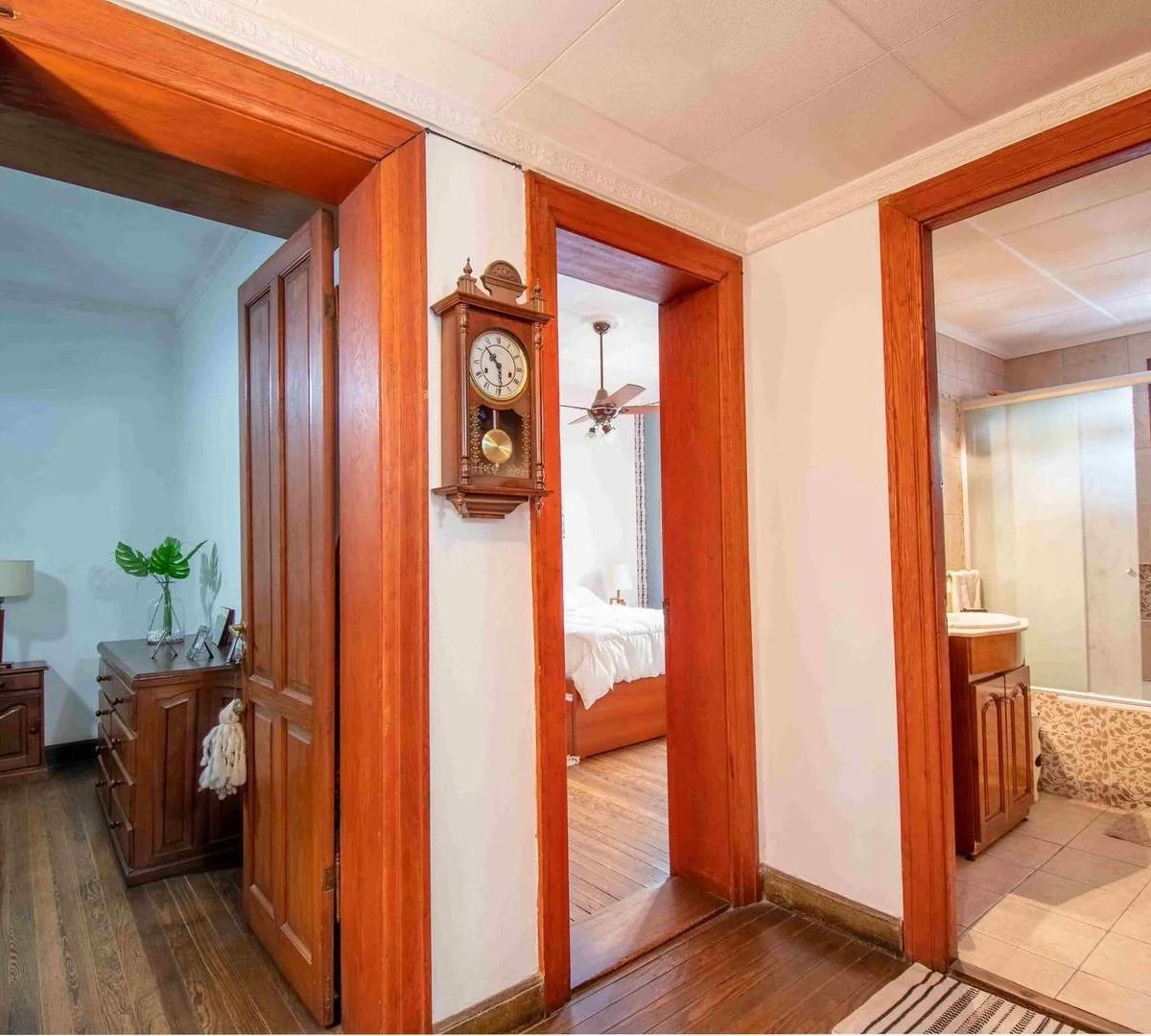 Hermosa Casa Familiar Apta Crédito 4 Dorm. Barrio Azcuénaga, Pegada a Echesortu. 5