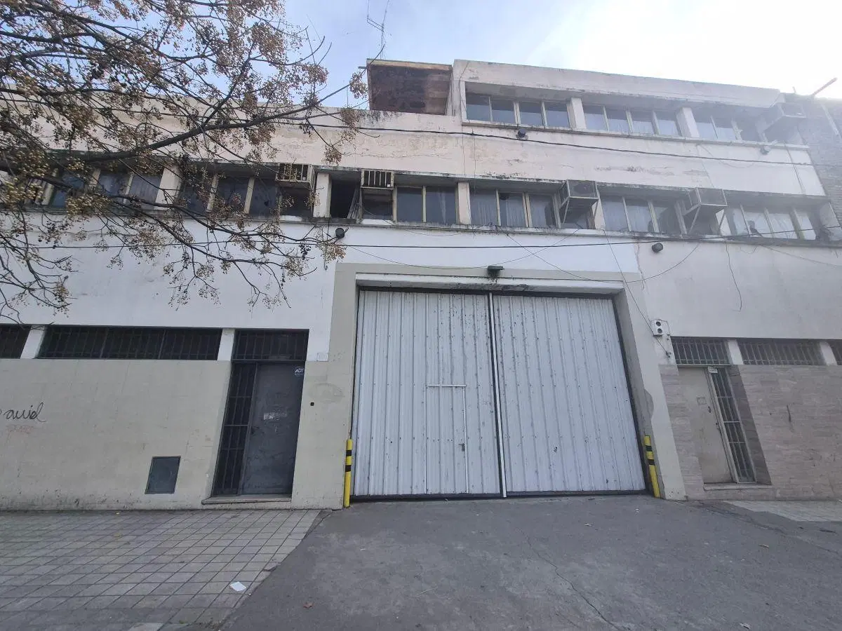Bodega-Galpón de 1250 m2 en alquiler en San Vicente 5