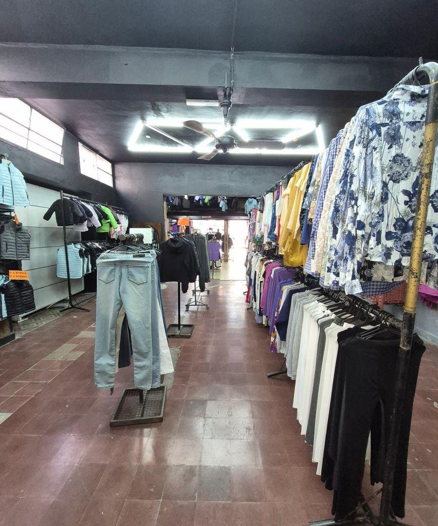 Foto de Local de 262 m² en alquiler en Centro, imagen 4