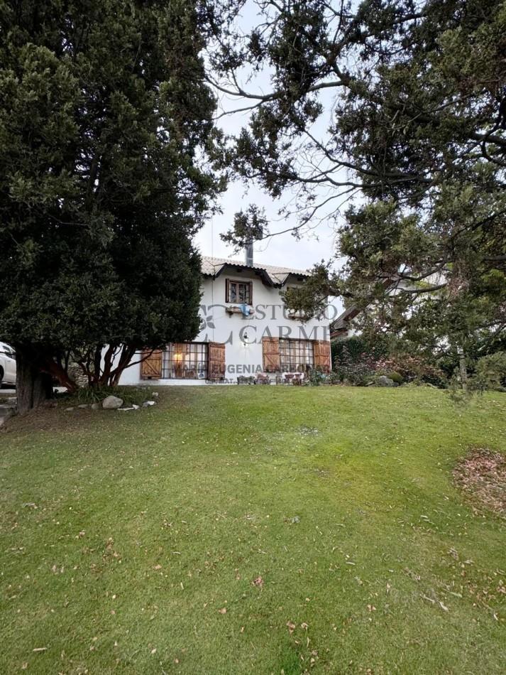 Casa de 5 Ambientes en Bo. Jardin Botanico, Bariloche 4