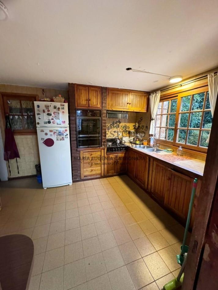 Casa de 5 Ambientes en Bo. Jardin Botanico, Bariloche 2