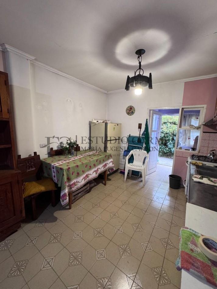 Casa Centrica en Lote con Factibilidad Para Edificio Bariloche en Venta 1