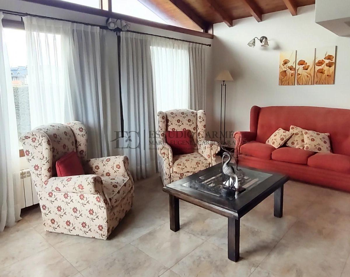 Casa 6 Amb + Amplio Quincho o Depto con Garage en Dina Huapi a 15 Km de Bariloche Zona Residencial J 1