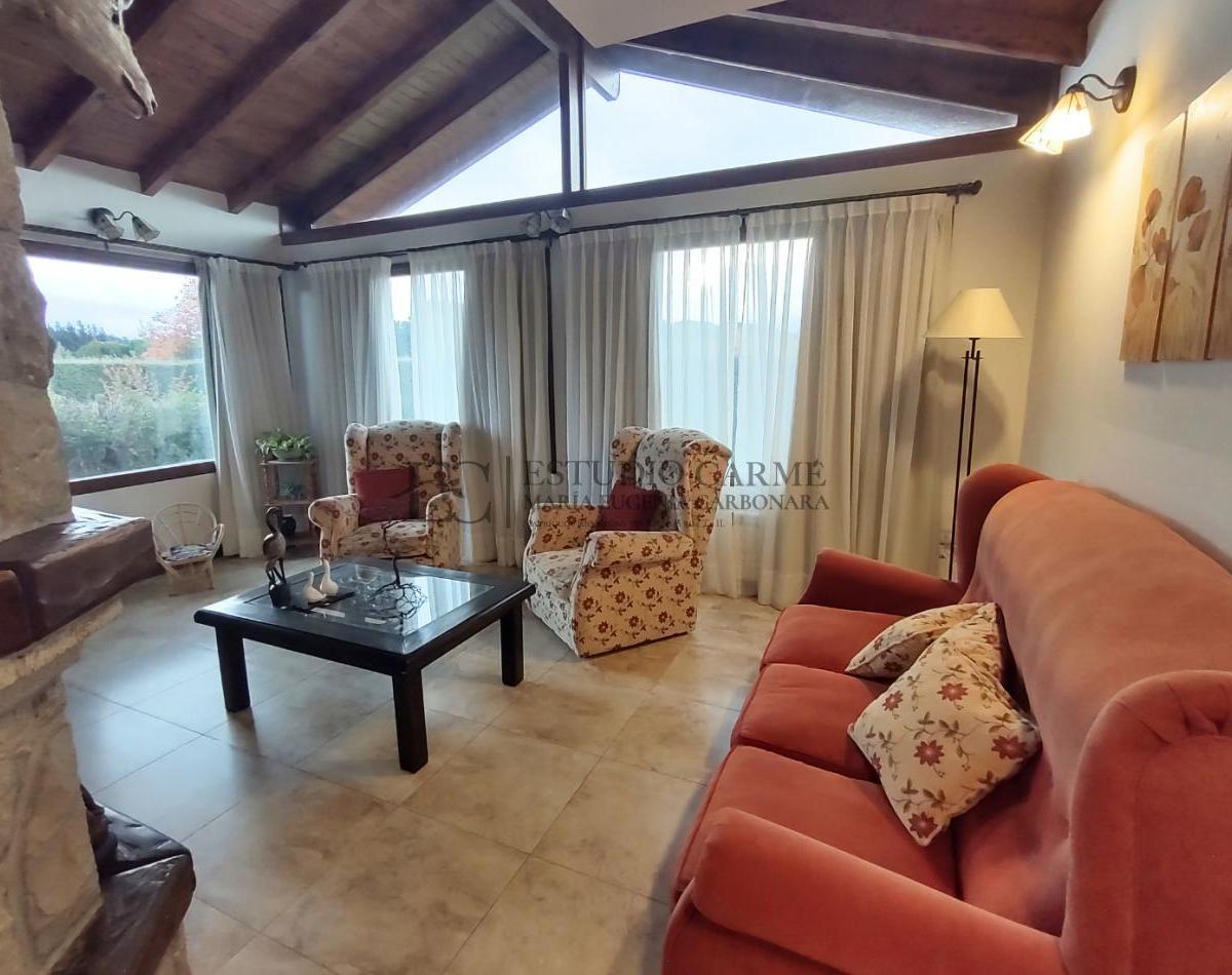 Casa 6 Amb + Amplio Quincho o Depto con Garage en Dina Huapi a 15 Km de Bariloche Zona Residencial J 5