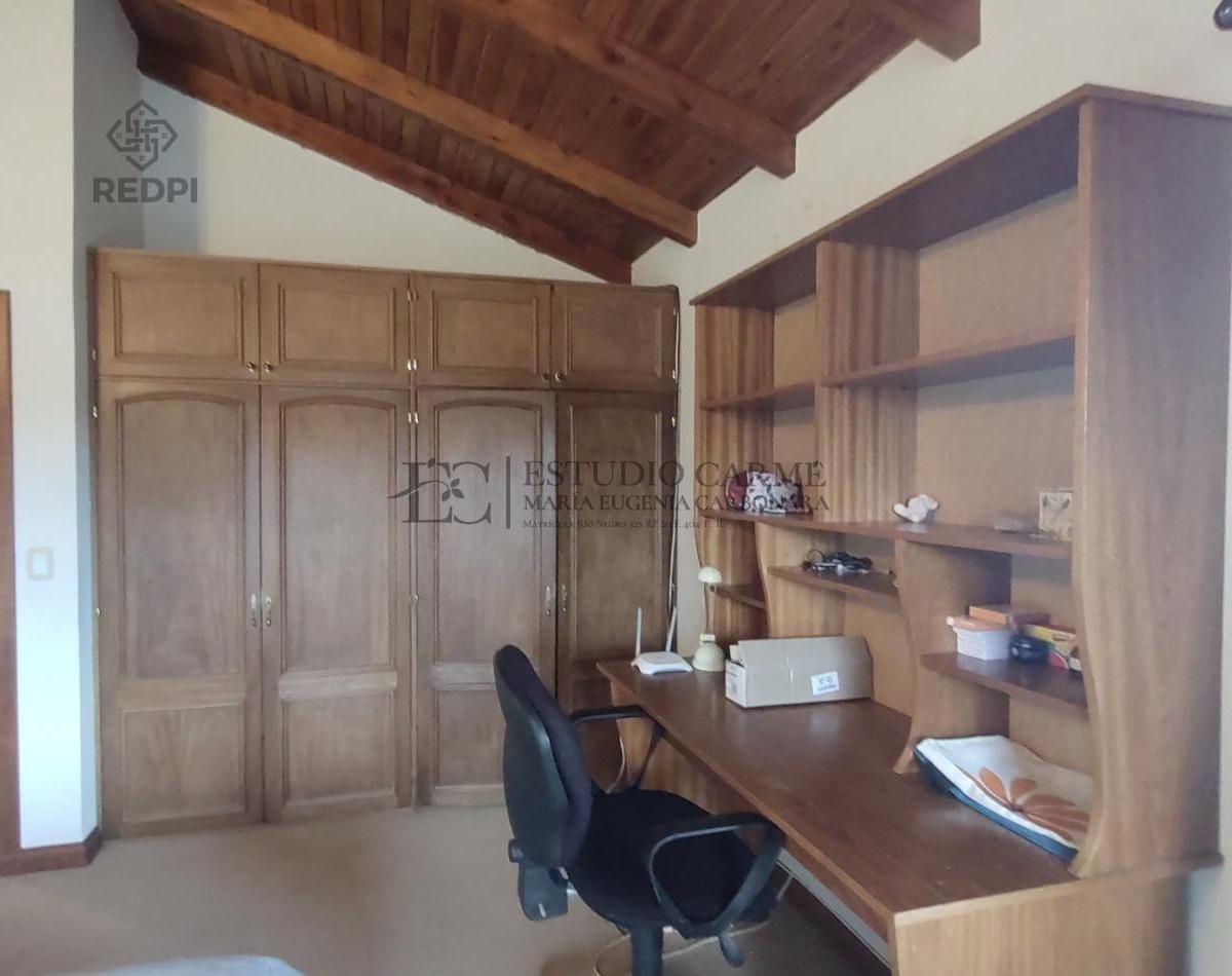 Casa 6 Amb + Amplio Quincho o Depto con Garage en Dina Huapi a 15 Km de Bariloche Zona Residencial J 2