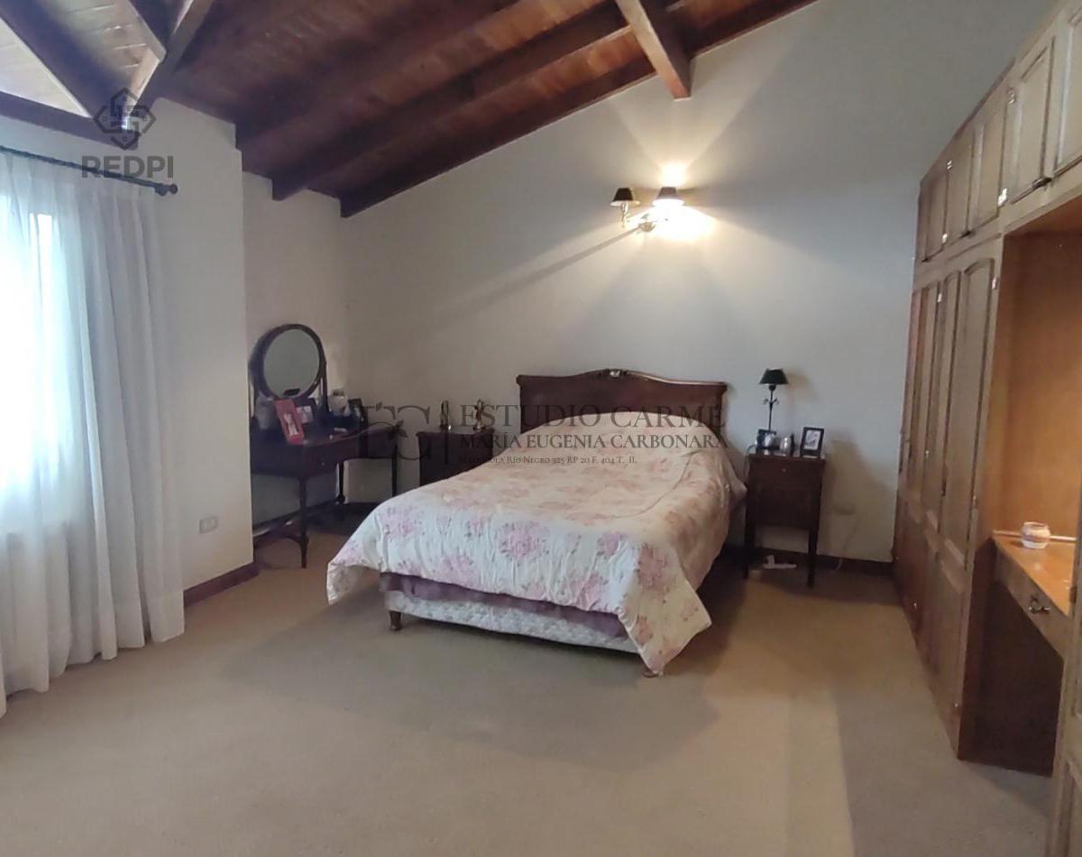 Casa 6 Amb + Amplio Quincho o Depto con Garage en Dina Huapi a 15 Km de Bariloche Zona Residencial J 4