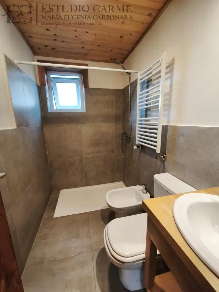 Ph departamento en planta baja a 200 m de Esandi en venta en Bariloche Barrio San Francisco apto cre 8