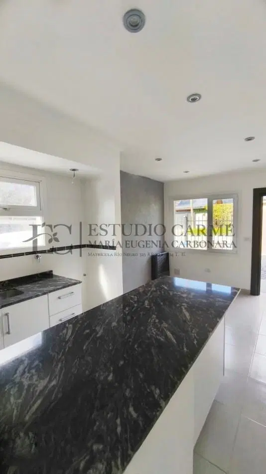 Departamento 2 ambientes apto turismo en Melipal planta baja con patio/ espacio guardacoche en venta 2