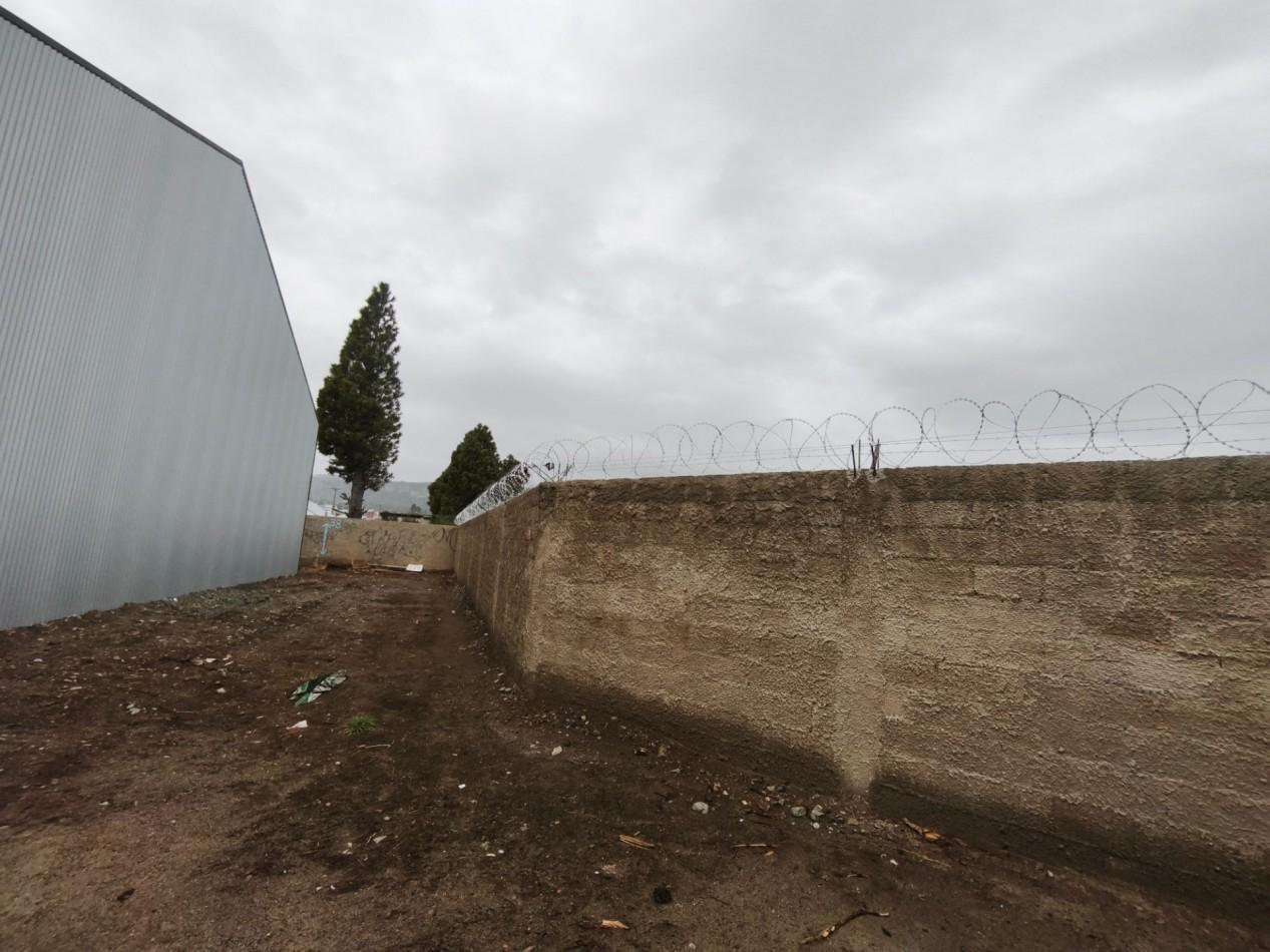 Galpon en venta deposito ideal logistica con dos oficinas y dos baños kitchenettes 18 x 22 m en lot