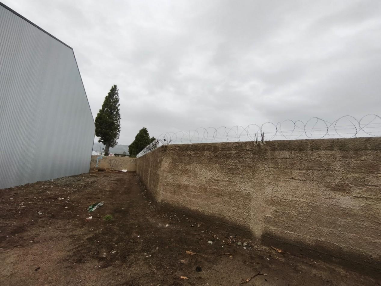 Galpon en venta deposito ideal logistica con dos oficinas y dos baños kitchenettes 18 x 22 m en lot