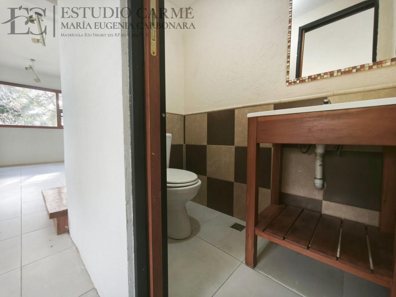 Ph en venta en Pinar de Festa Bariloche con jardin propio y estacionamiento tipo casa duplex entre B