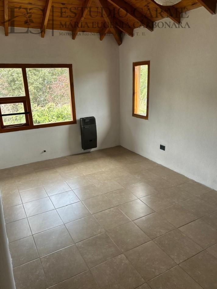 Ph en venta en Pinar de Festa Bariloche con jardin propio y estacionamiento tipo casa duplex entre B