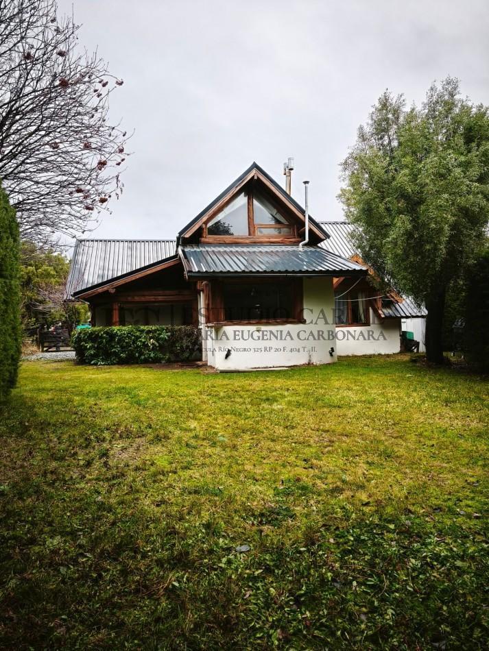 Foto de Casa 4 ambientes km.13 a 200m del lago y 100m de Bustillo en alquiler permanente Bariloche, imagen 1
