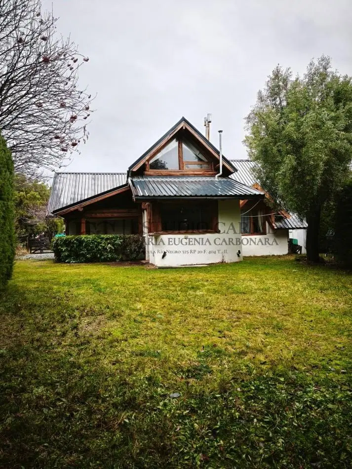 Casa 4 ambientes km.13 a 200m del lago y 100m de Bustillo en alquiler permanente Bariloche 1