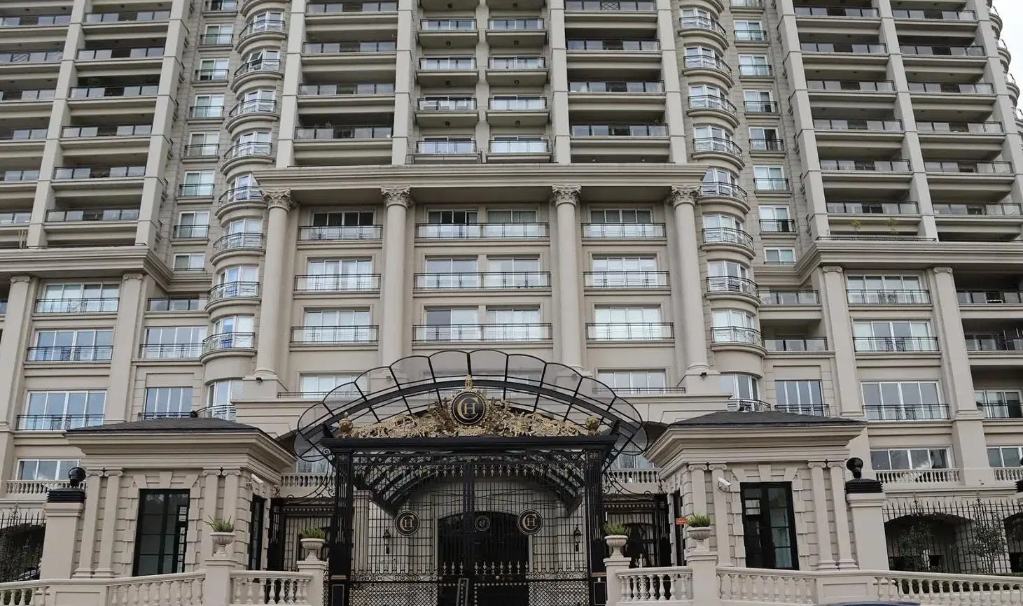 CHATEAU, PUERTO MADERO, 2 AMBIENTES C/COCHERA 8