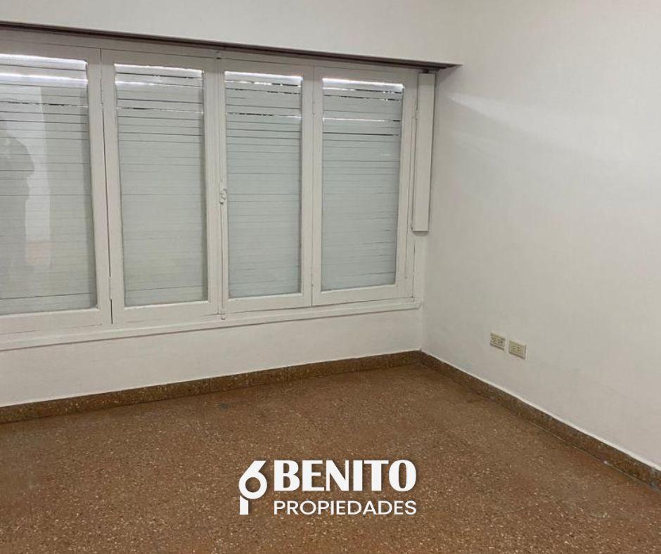 Foto de CASA EN VENTA JORGE NEWBERY 1807| JOSE C PAZ . OPORTUNIDAD., imagen 2