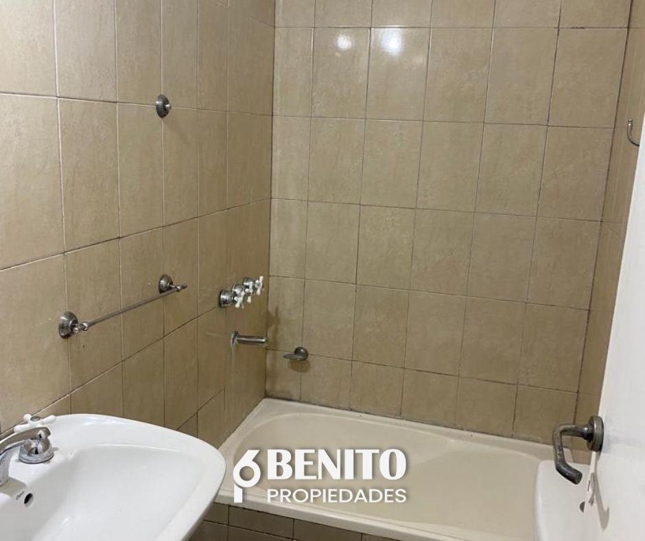 Foto de CASA EN VENTA JORGE NEWBERY 1807| JOSE C PAZ . OPORTUNIDAD., imagen 4