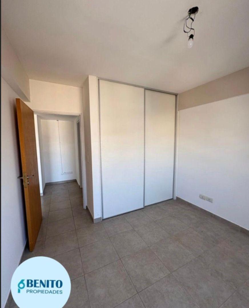 3 ambientes con cochera en alquiler. Punto Urbano.