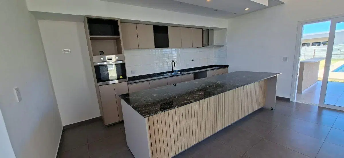 Casa en venta en el barrio San Felipe. Canning 5