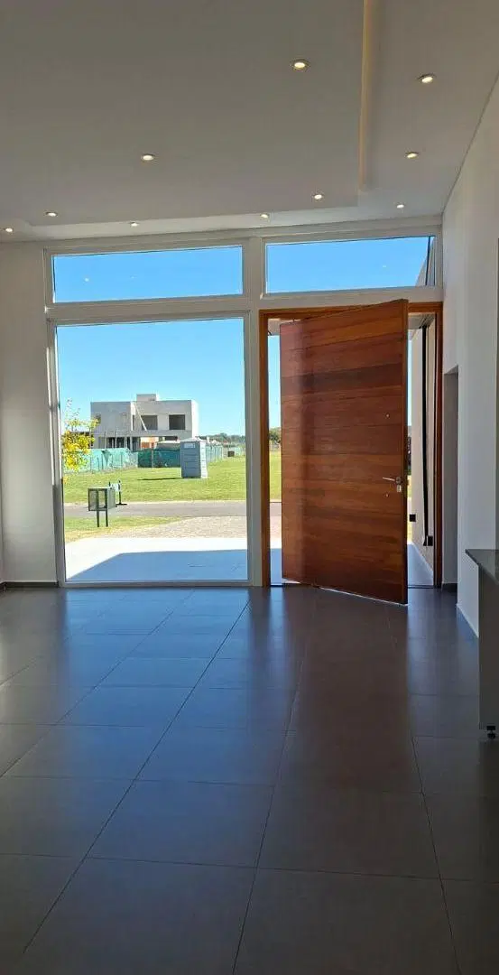 Casa en venta en el barrio San Felipe. Canning 4