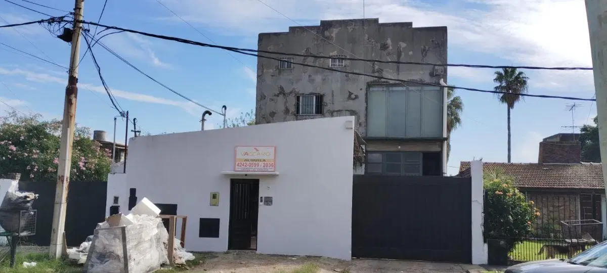 Galpón 750 M2 En Alquiler En Temperley | Luz Trifásica | Montacargas | Patio 1