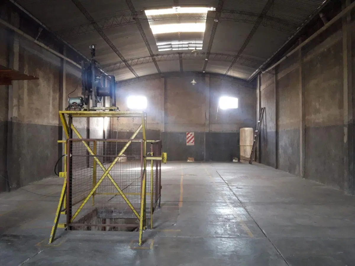 Galpón 750 M2 En Alquiler En Temperley | Luz Trifásica | Montacargas | Patio 4