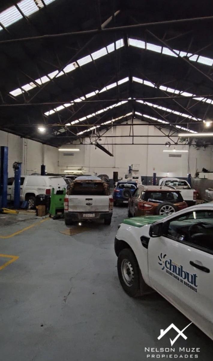 Local Comercial 800 m². Venta. Esquel, Chubut. Céntrico. Apto Taller 2