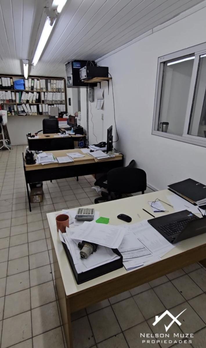 Local Comercial 800 m². Venta. Esquel, Chubut. Céntrico. Apto Taller 1