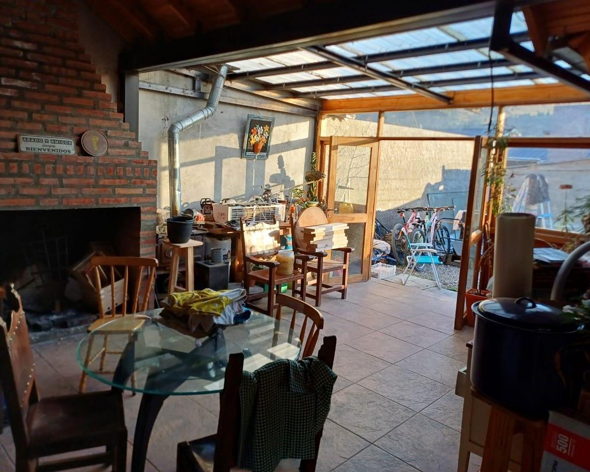 Casa Nueva. en Esquel. Pileta Natación. con Patio, Quincho y Estacionamiento. 4