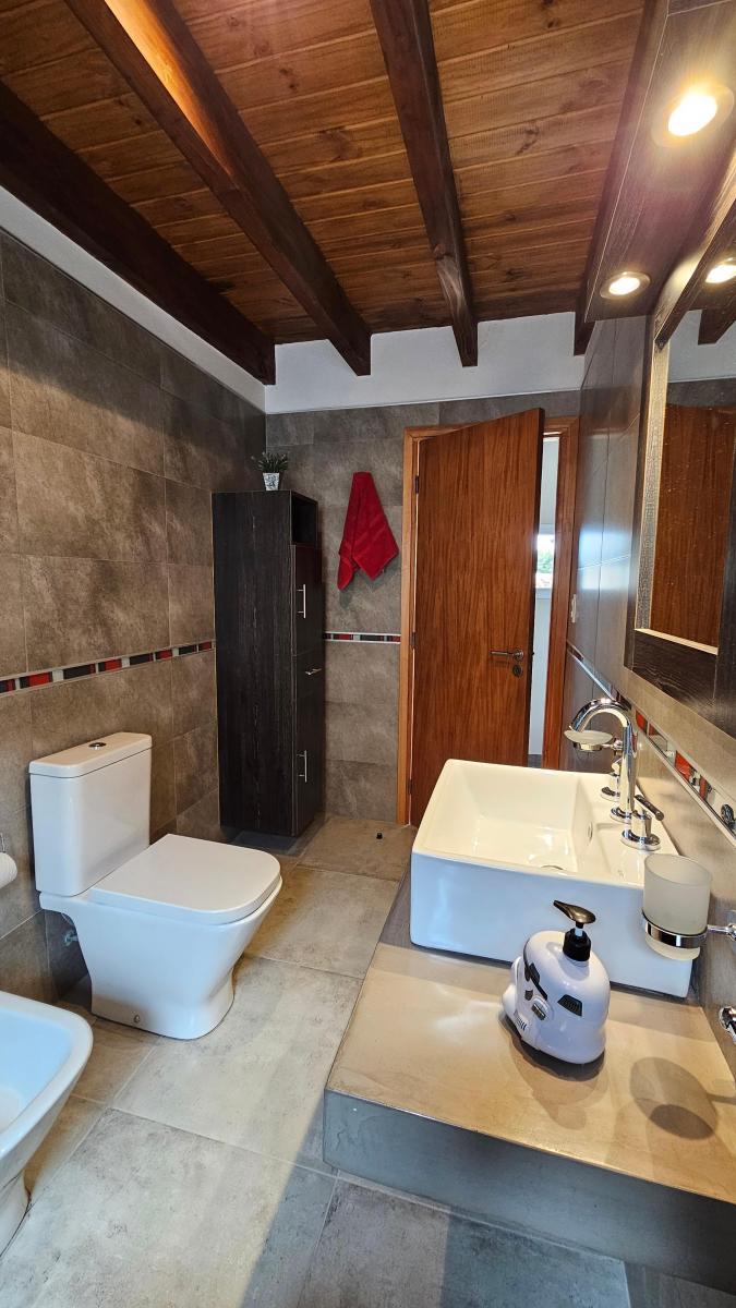 Extraordinaria Vivienda en Uno de Los Mejores Barrios de Esquel. 1