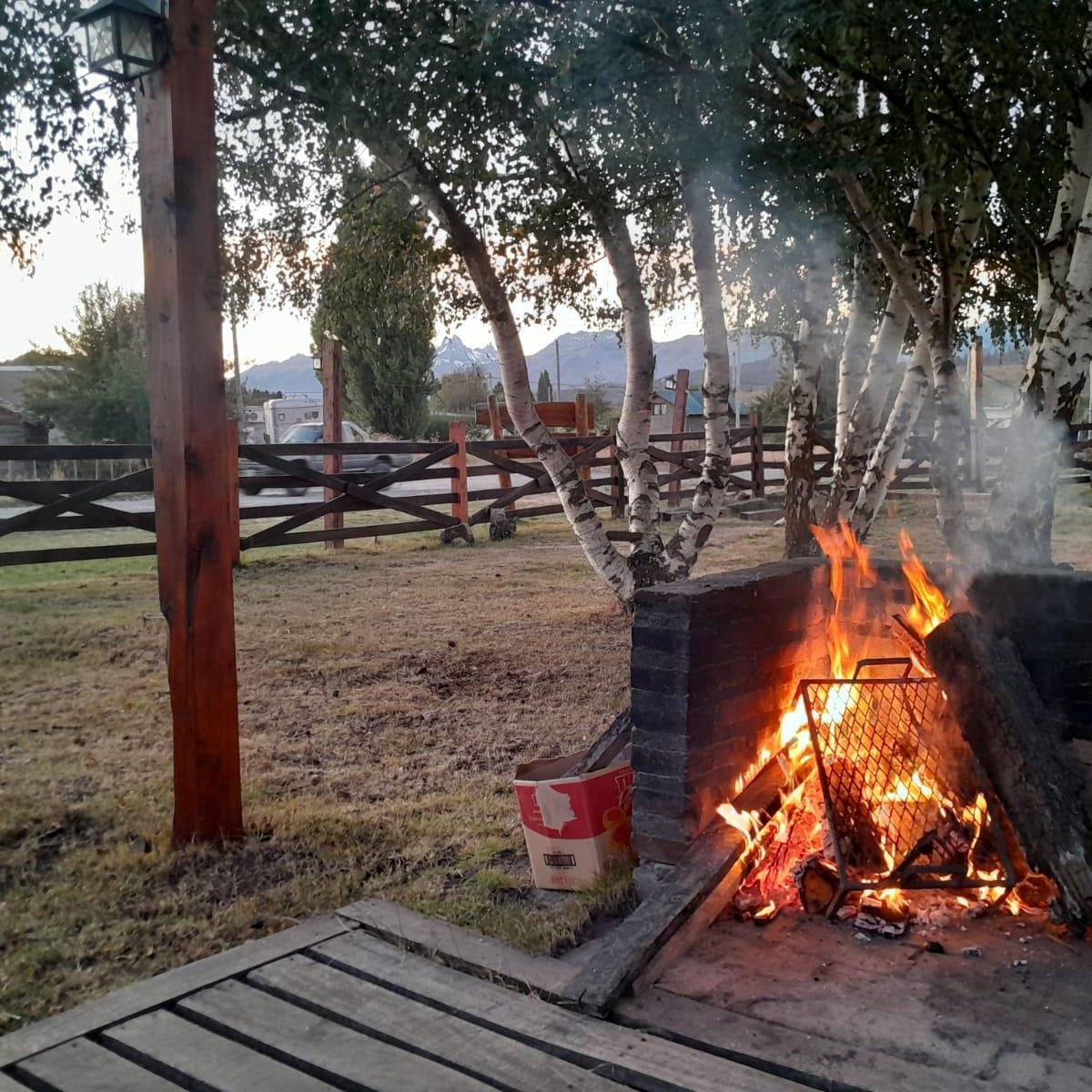 Foto de Venta local comercial y monoambiente. Cholila, Chubut., imagen 2