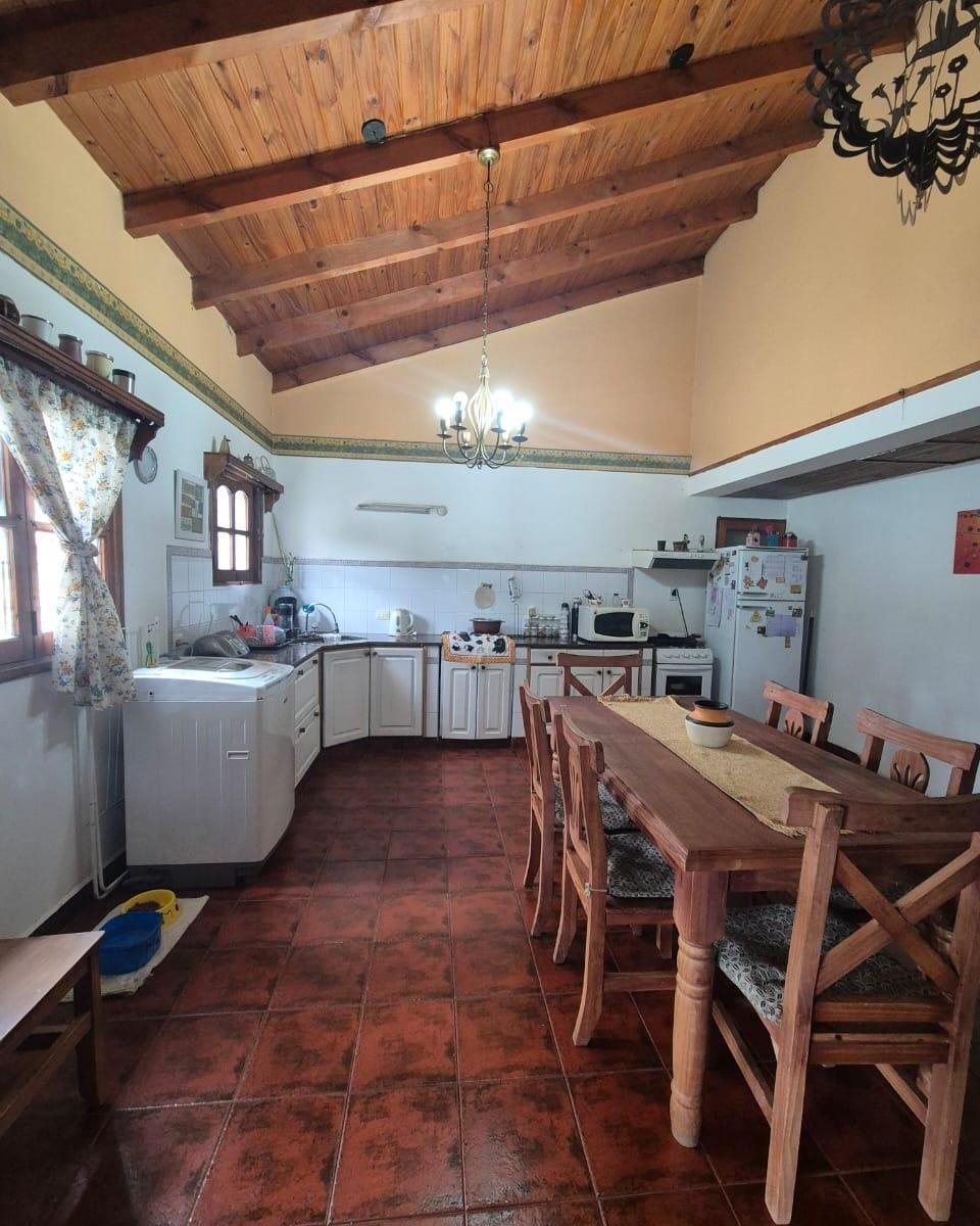 Venta Casa y Departamento. Esquel Centro. 3