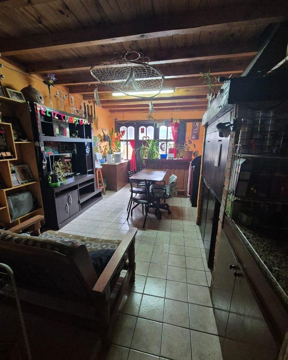 Venta Casa y Departamento. Esquel Centro. 2