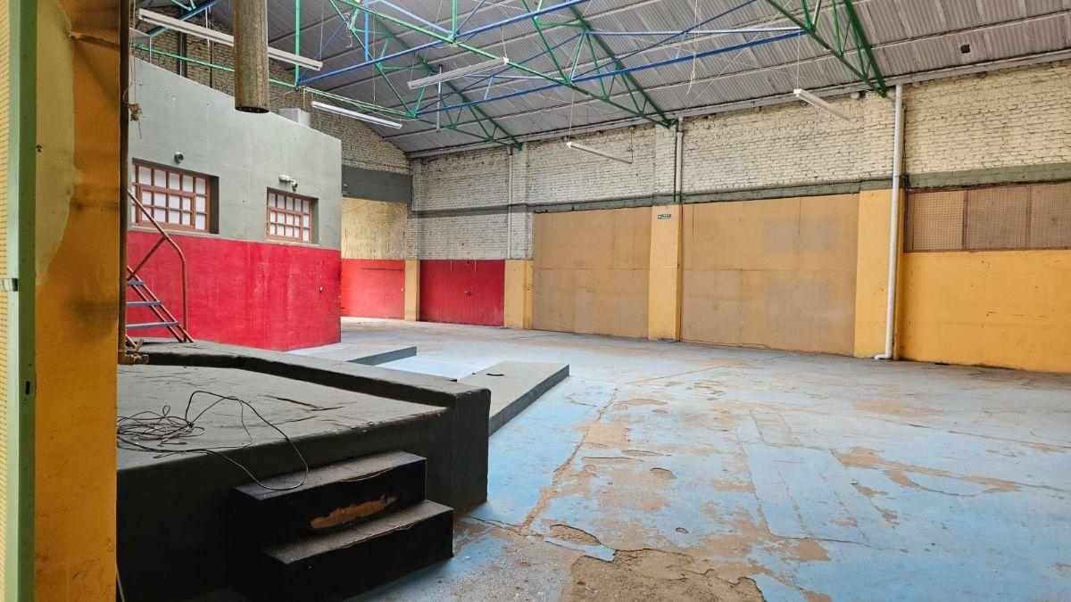 Foto de Venta local esquina céntrica Esquel. Oportunidad única., imagen 3