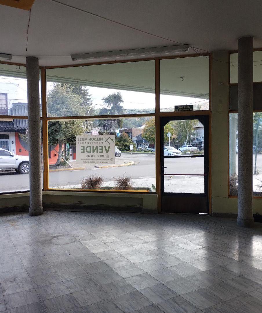 Venta local esquina céntrica Esquel. Oportunidad única.
