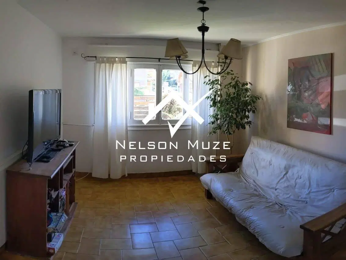 Venta amplia vivienda y depto, centro de Esquel, Chubut 3