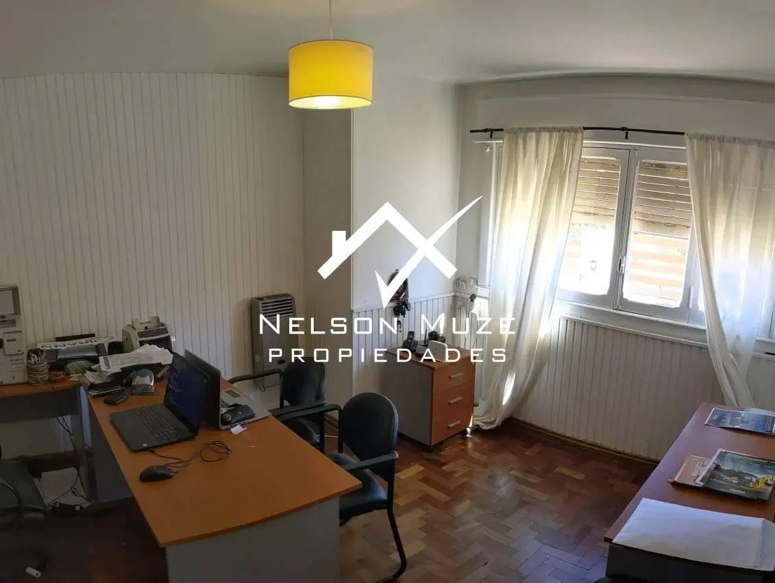 Venta amplia vivienda y depto, centro de Esquel, Chubut 4