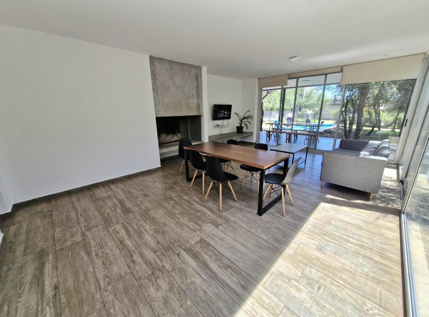 Valle del Golf - Venta - Casa 2 Dorm - 800 m² Terr - Pileta