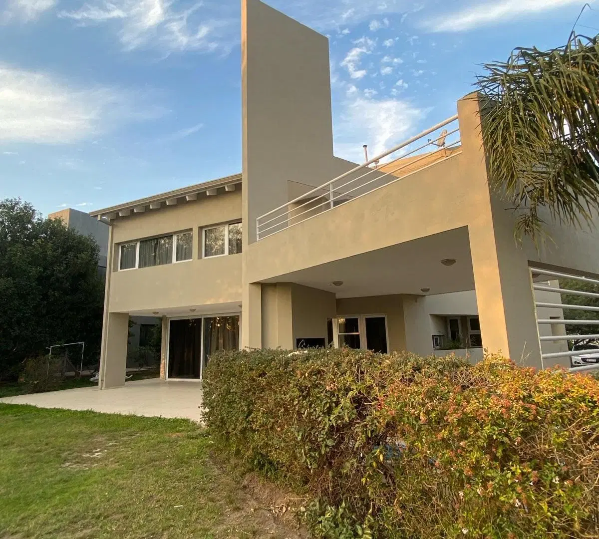 CASA EN ALQUILER COSTA VERDE 3