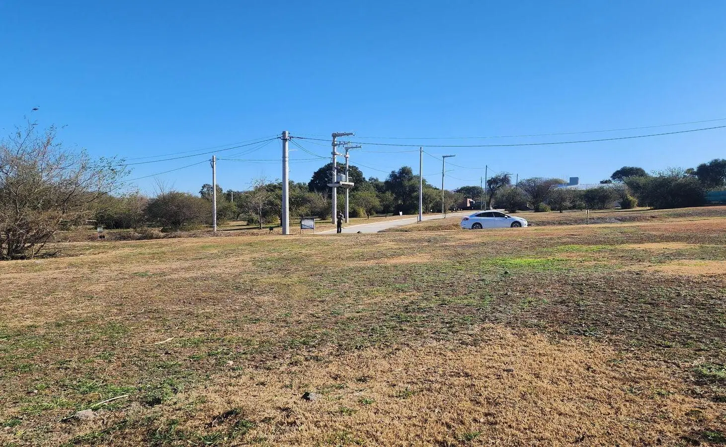 Terreno en  La Adela Unquillo 636 mts - Con escritura y servicios!! 3