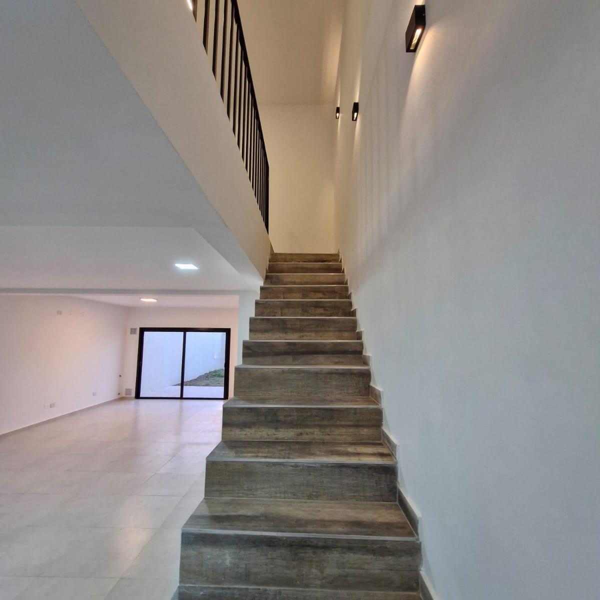 Foto de DUPLEX EN VENTA DOCTA 3 DORMITORIOS CON COCHERA, imagen 4